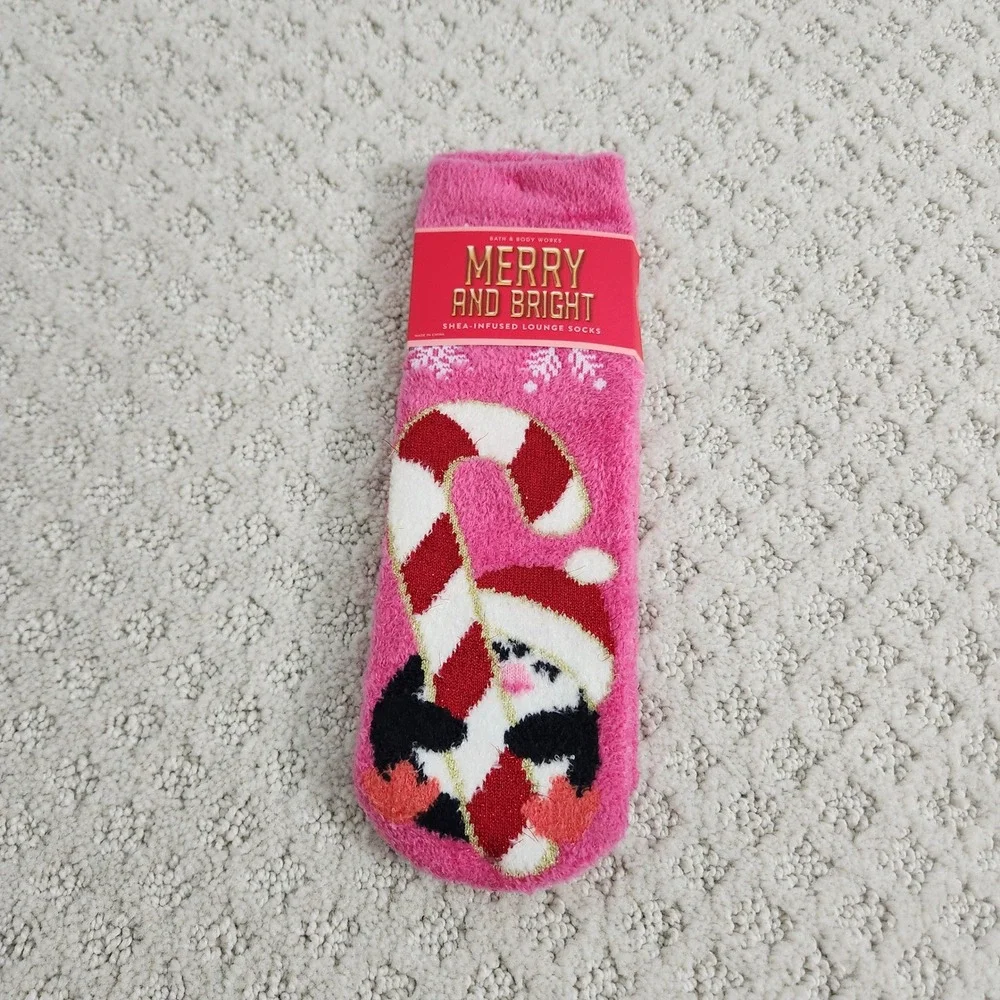 Bath & Body Works Pink Penguin Candy Cane Shea-Infused Christmas socks OS NWT